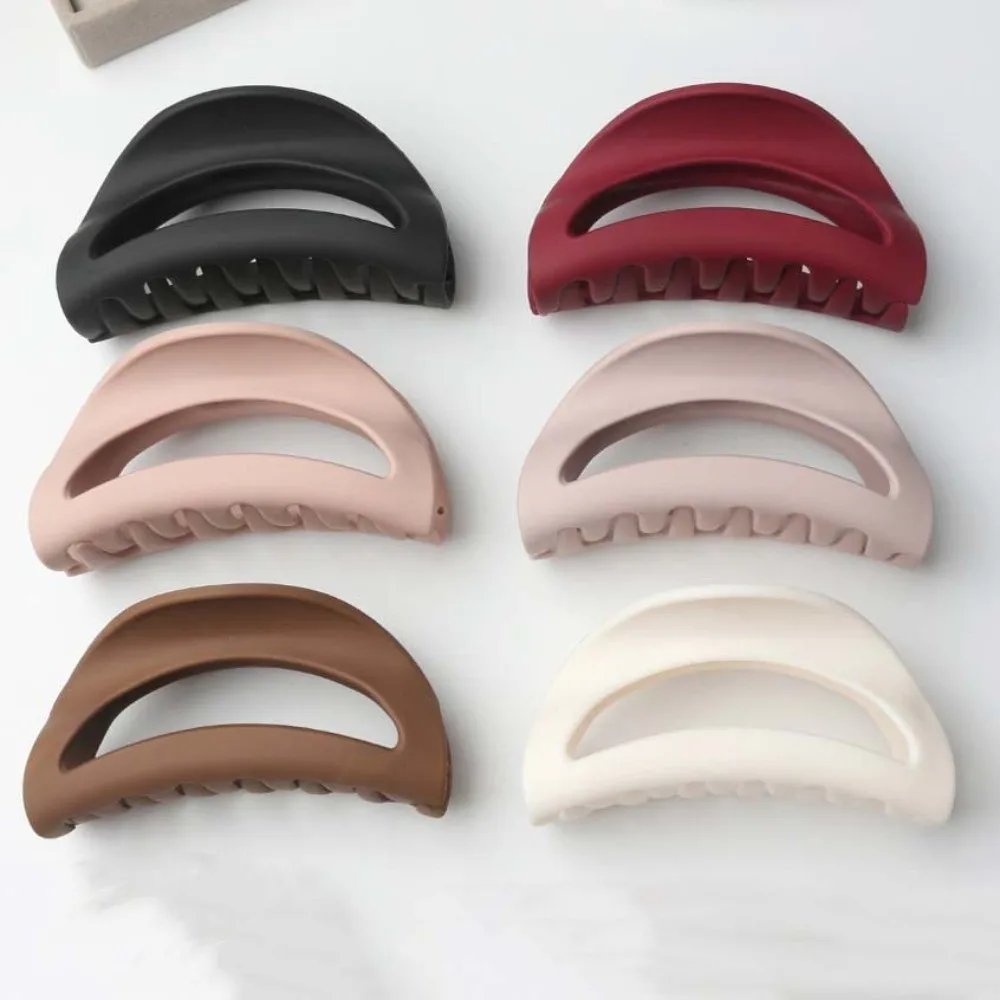 

Safe Silicone Shark Clip Korean Style Simple Elastic Plastic Hair Claw Waterproof Creative Semilune Shaped Hair Claw Daily