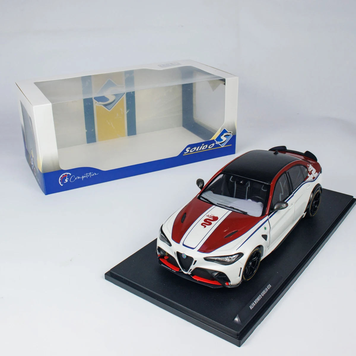 

SOLIDO 1:18 Scale Diecast Alloy Alfa Romeo GIULIA GTA-M Toys Cars Model Classics Nostalgia Adult Souvenir Gifts Static Display