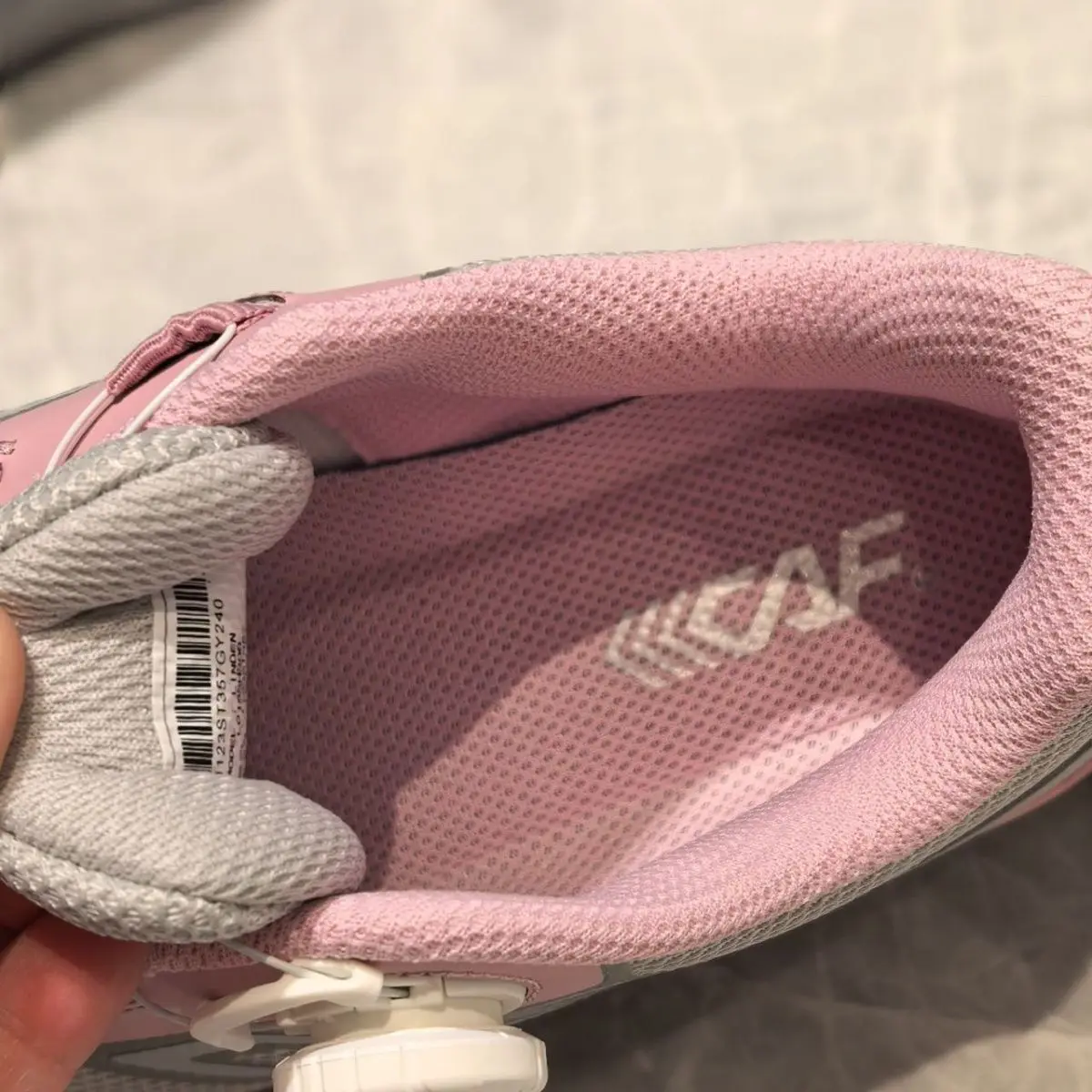 2025 New summer lightweight high quality cushioning couple running shoes breathable comfortable