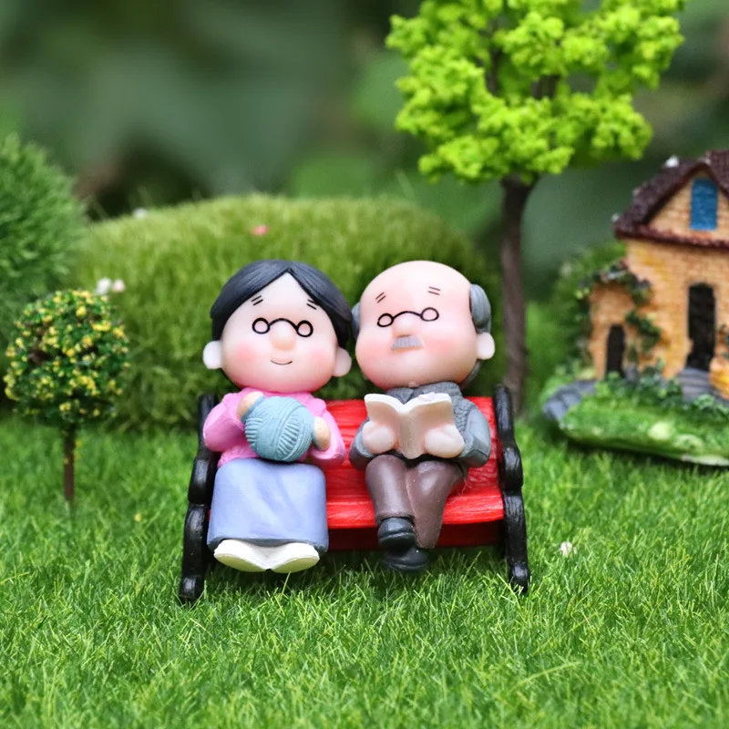 Small Ornament Cute Grandpa Grandma Sitting Park Bench Father-in-law Doll Model Micro Landscape Garden Decoration Figurine Craft