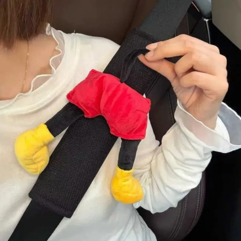 غطاء كتف لحزام مقعد السيارة ميكي كارتوني لطيف من ديزني، واقي حزام مقعد السيارة عصري ومبتكر للرجال والنساء