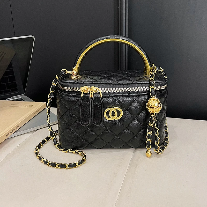 

Spacious Women's Tote Bags Shoulder Bag Crossbody Messenger Handbag Leather Luxury Brand Elegant Classic Design