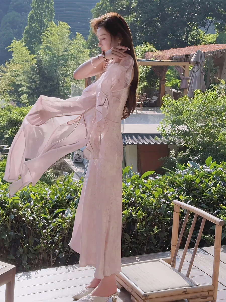 

Новый китайский летний комплект: длинное платье с цветочным принтом, утягивающее талию, розовое, без бретелек, и топ-накидка для женщин