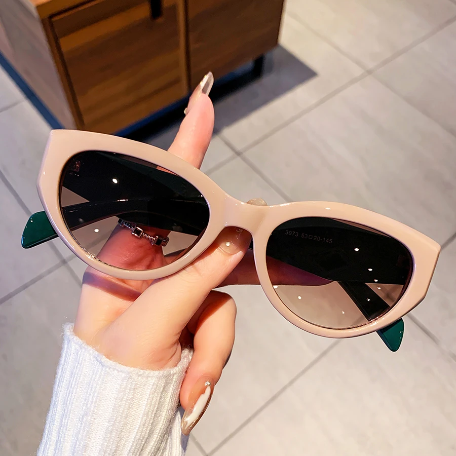 1 قطعة نظارات الموضة النسائية الجديدة عالية الجودة نمط عين القط فريد المرقعة Y2K مهرجان الموسيقى العصرية الساخن فتاة هدية عيد ديل