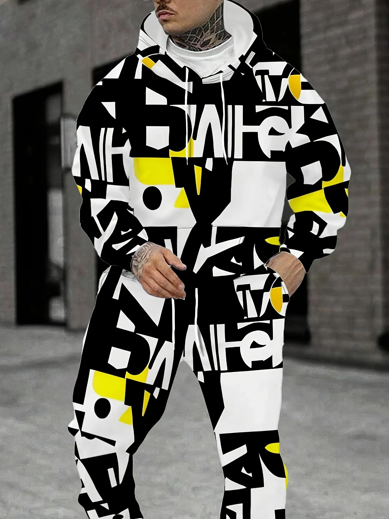 

Новый мужской комплект весной и осенью 2025 года представляет собой повседневный, модный и удобный 3D-принт с буквенным принтом.