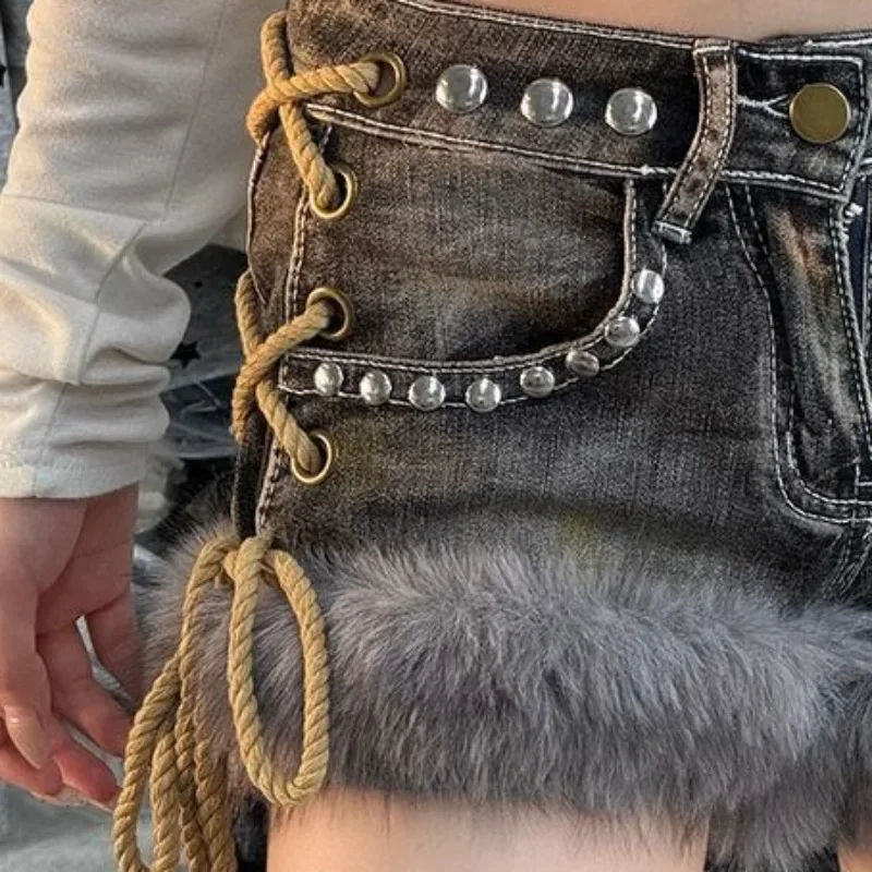 Denim-Shorts für Damen, Flauschige Streetwear mit Nieten, Hot Pants für Frauen, Frühling Herbst, Sexy Bandage-Hosen, Kurze Hosen im Y2K American Retro-Stil – Detail 4