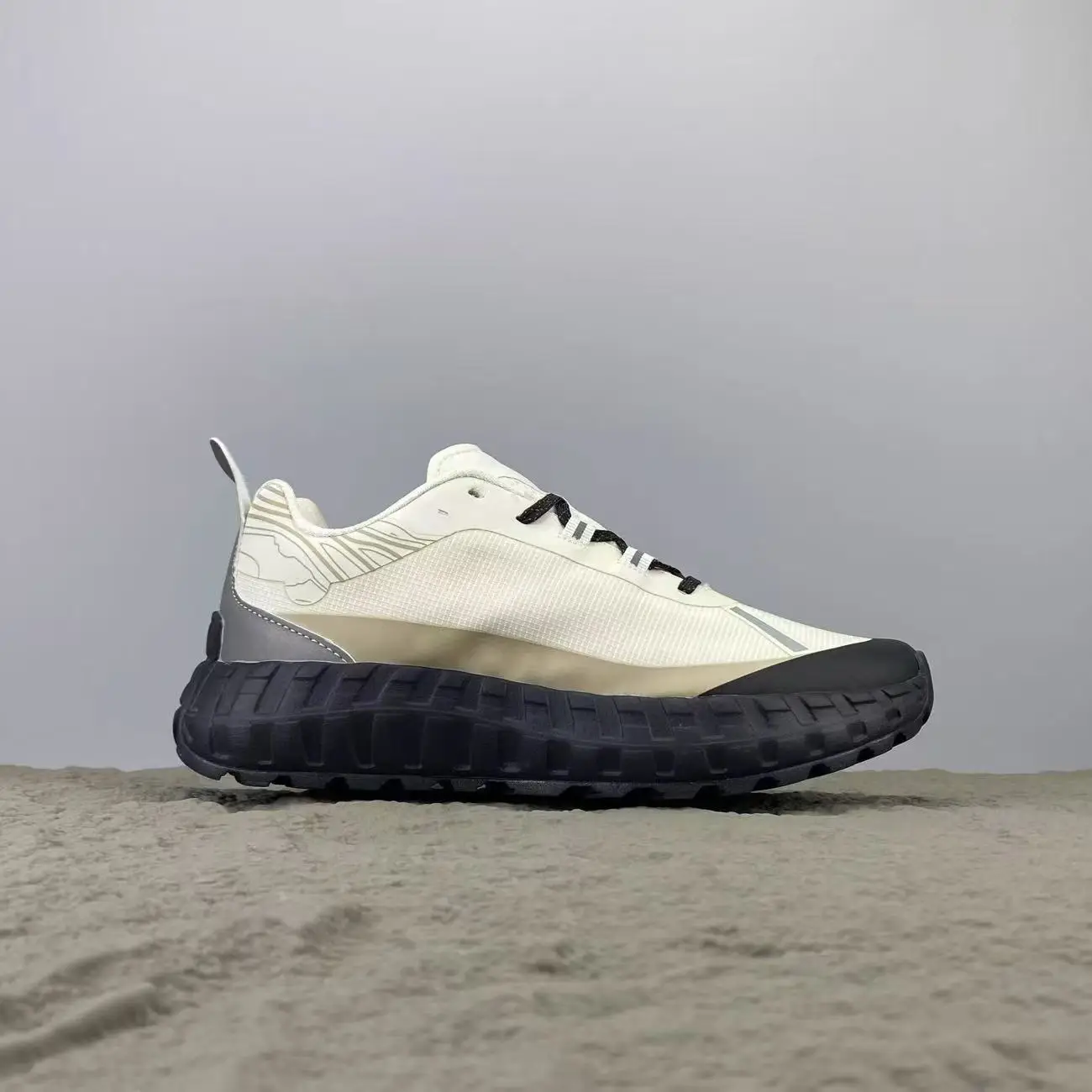 2025 new fashion plus size men's sneakers thick bottom shock absorption camouflage pattern running shoes