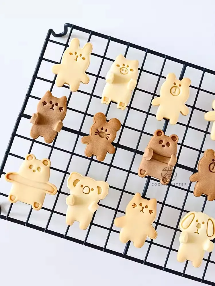 8Pcs/Set Cute Hug Animal Mouse Bear Koala Cookie Cutter Frame Piggy Bunny Panda Biscuit Stamp PLA 3D Cake Baking Decoration Tool