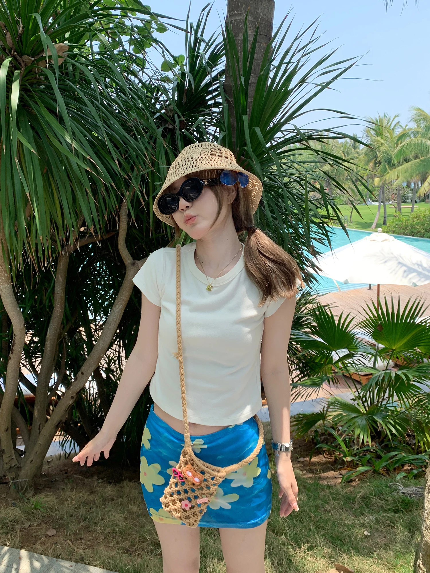 

Low Waist Hand-Painted Floral Netting Skirt Women's Summer Casual Skirt A-Line Silhouette Ci Walk Travel op