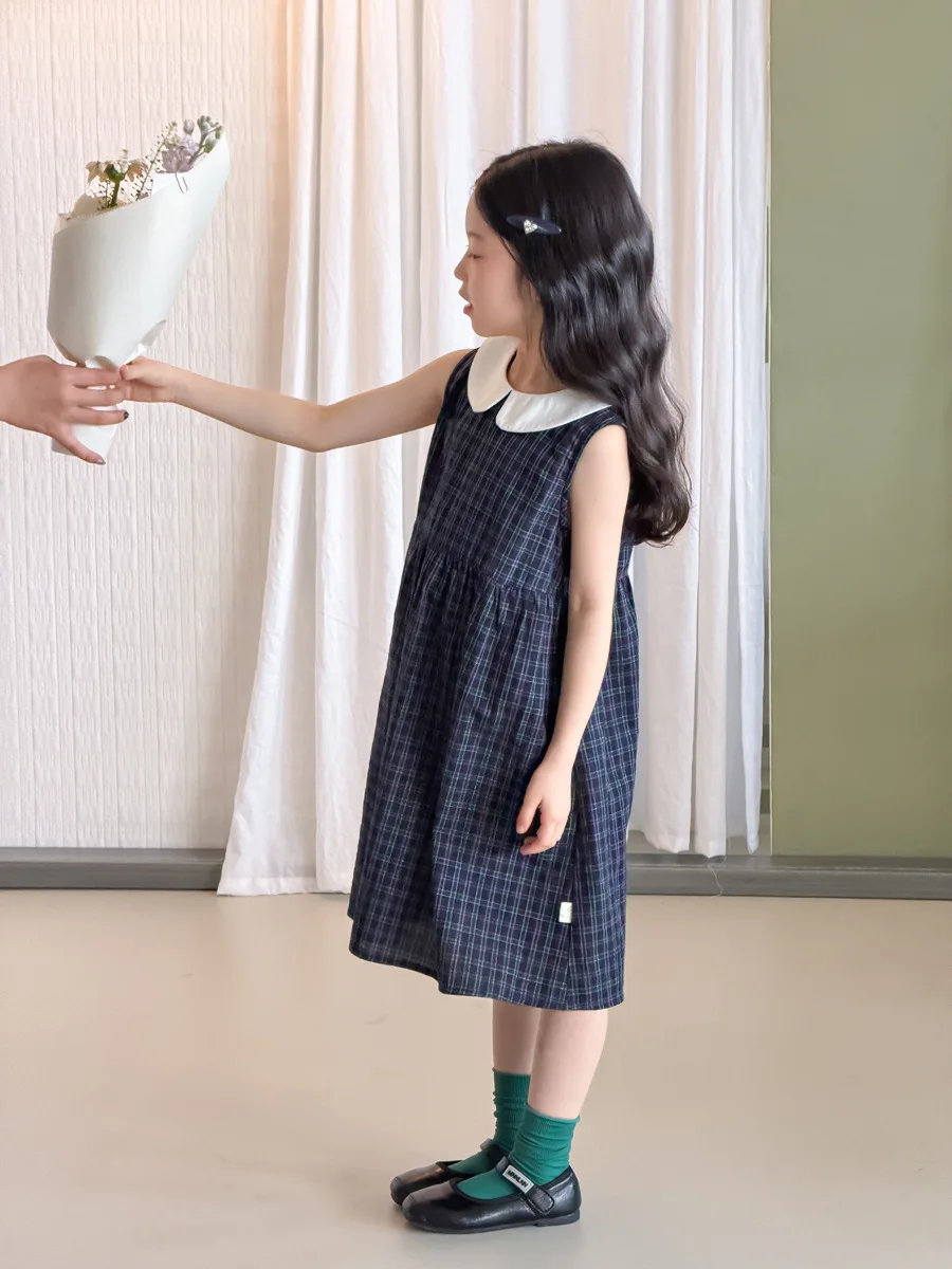 girl's summer plaid color-blocking dress, a Korean-style school dress, and a retro plaid doll collar vest dress