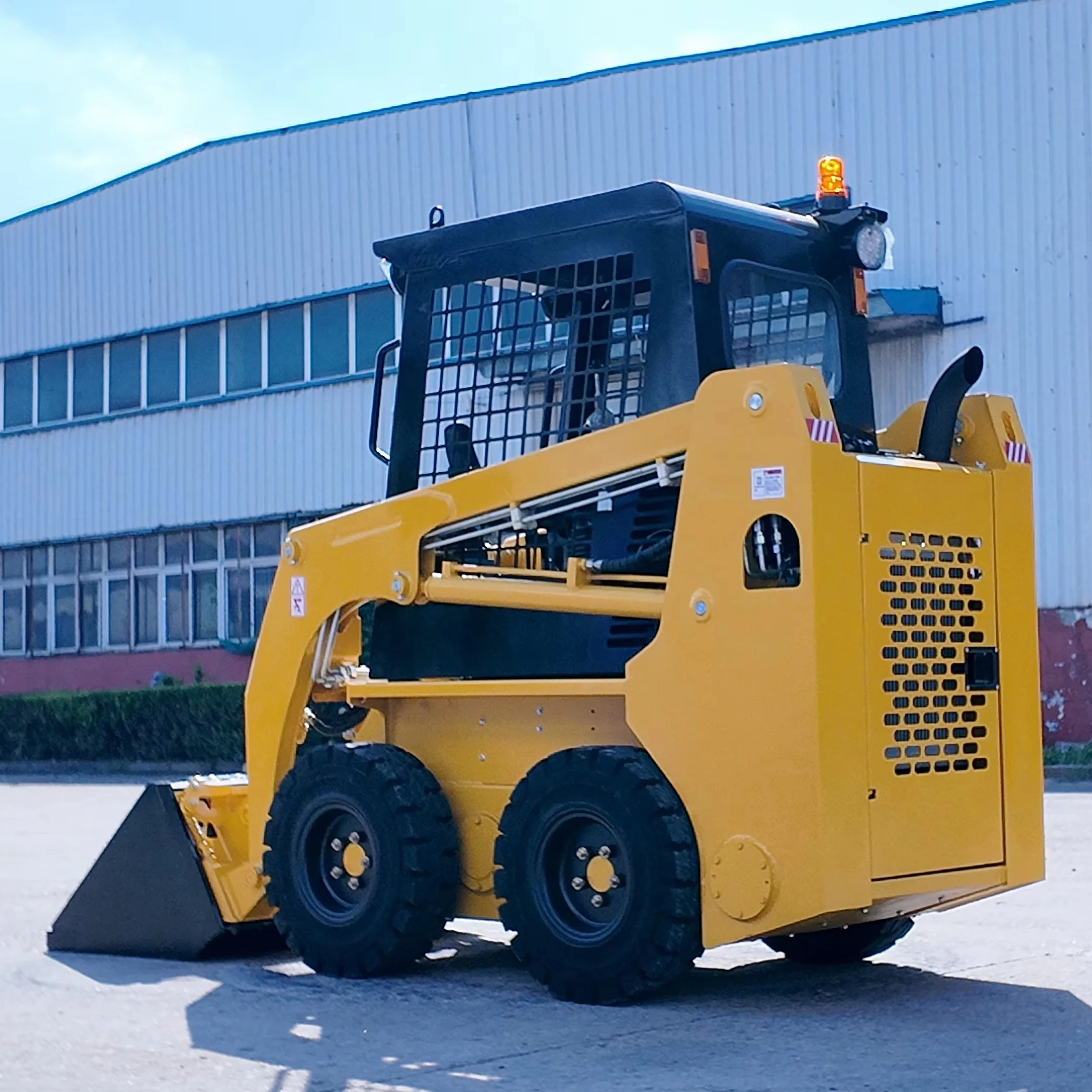 Hydraulic Drive Mini Skid Steer Loader 4WD Quick Attach System Compact Loader For Land Clearing Agriculture Implements