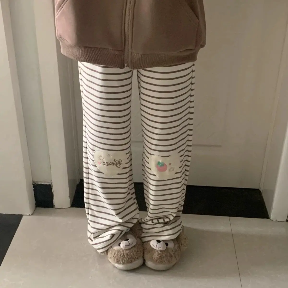 

Cuteore Casual Stripe Pants Women Spring Heart Embroidery Pants Oversized Straight Joggers Women Sweatpants Baggy Fleece Trouser