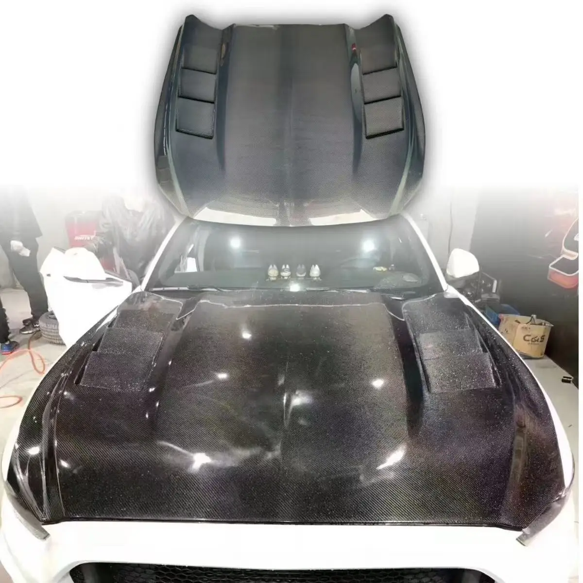Suitable for 2015-2017 Ford Mustang Modification Upgraded Double Hole Carbon Fiber Front Engine Headcover
