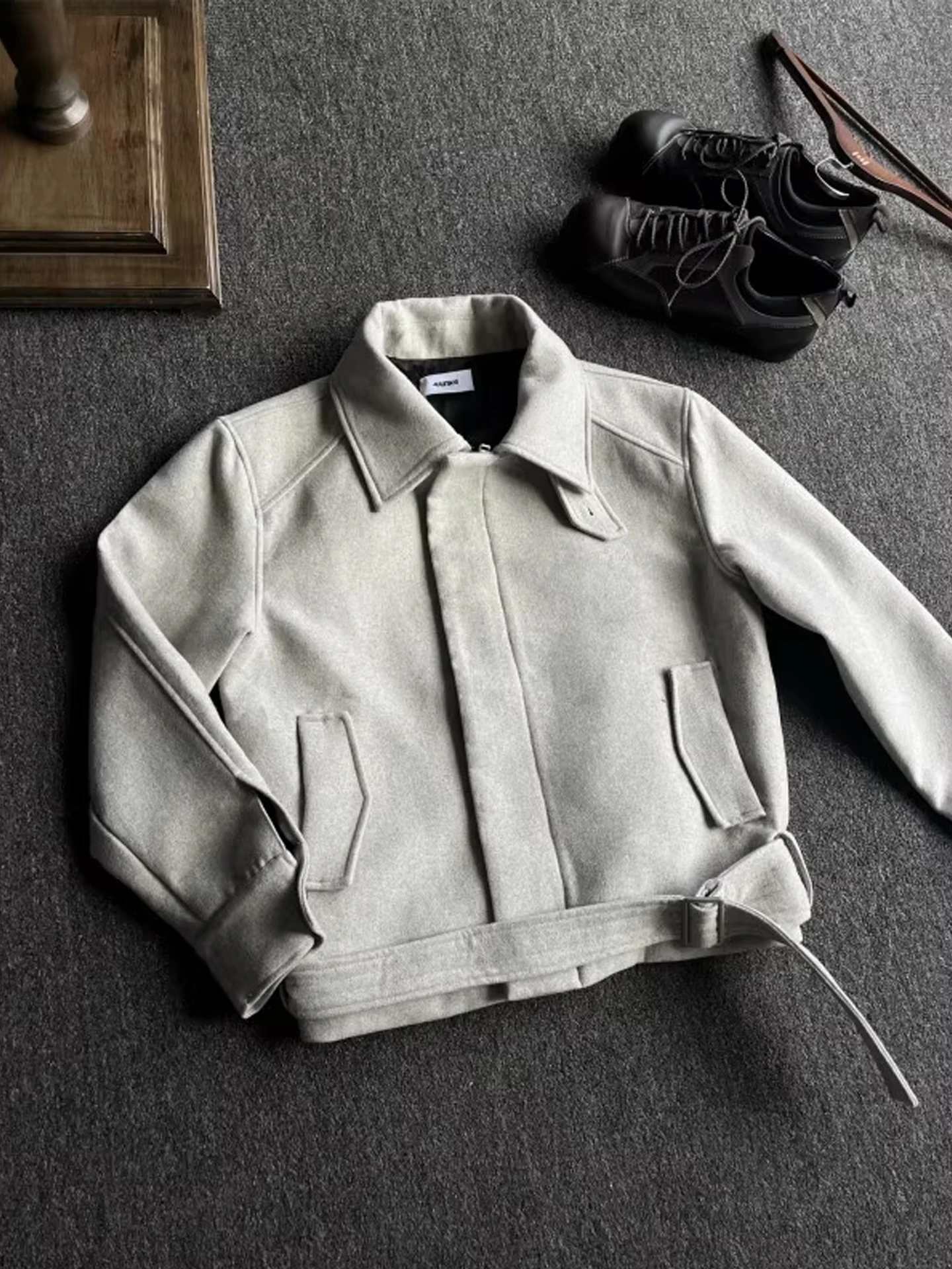 

Men's oulder-Fitting Waist-Cinching Woolen Jaet with Belt Autumn Winter Faionable ort Outerwear Vintage Sle