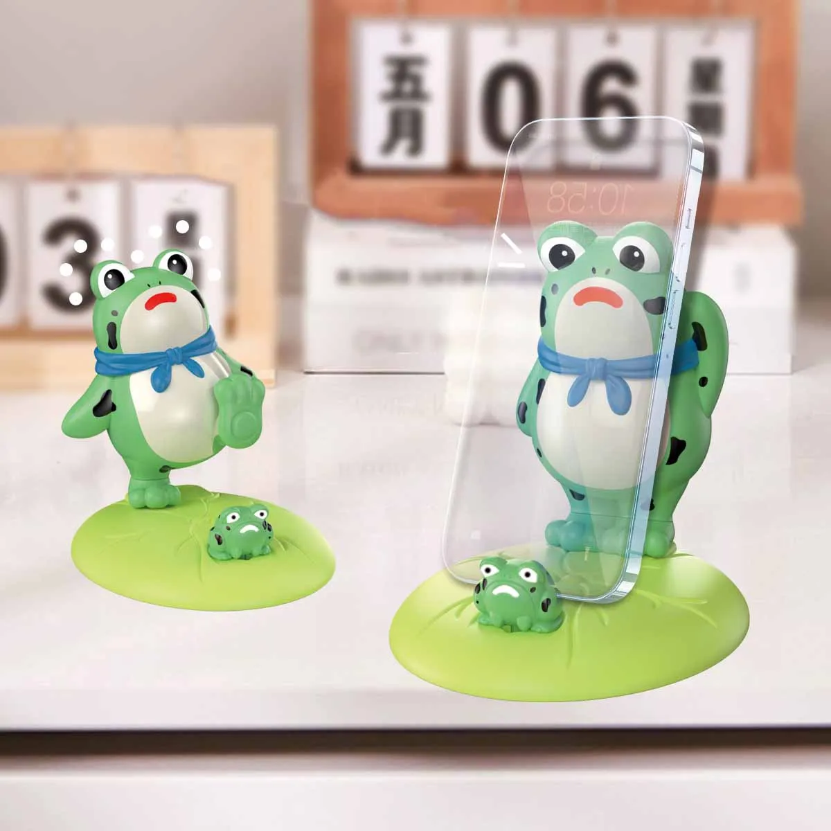 New Creative Cute Desktop Decorative Ornament Cell Phone Holder Netflix Dancing Little Frog Funny Tablet Phone Holder Toy Gifts