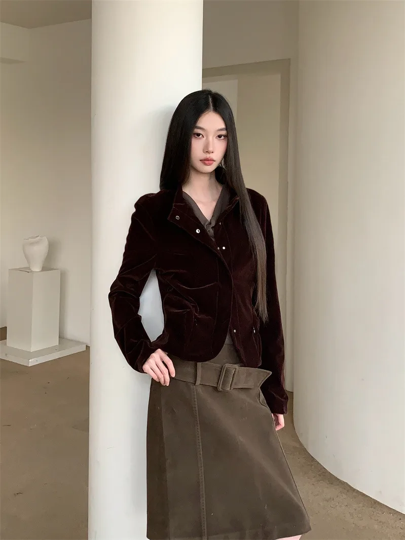 

Brown Velvet Short Jacket Women's Slim Fit Stand Collar Pocket Design Coat Casual Elegant Chinese Style Hanfu Top for Young W...