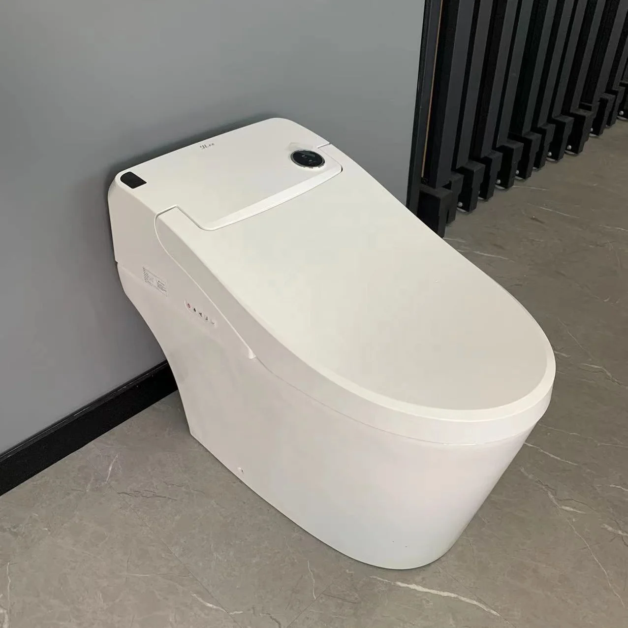 

White Ceramic Electric Water Closet Sanitary Ware Smart Toilet Watermark with Remote Control