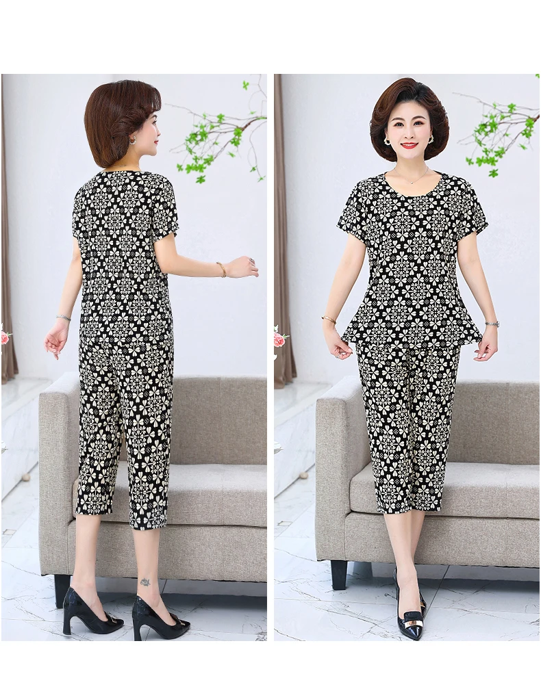 Plus Size Summer Casual Fashion Women\'s Short Sleeve T-Shirt Top and Cropped Pants Suit