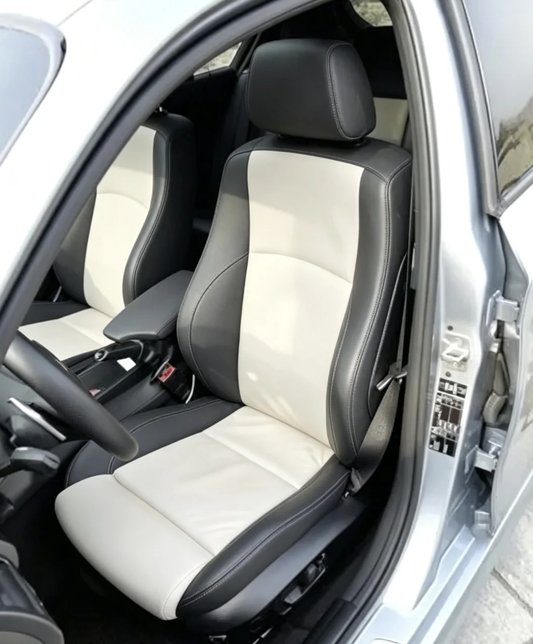 Für BMW E87 2008~2011 Maßgefertigte Autositzbezüge Luxuriöses Nappaleder 100% Passgenau Innenausstattung 360 ° Vollständige Abdeckung – Detail 9