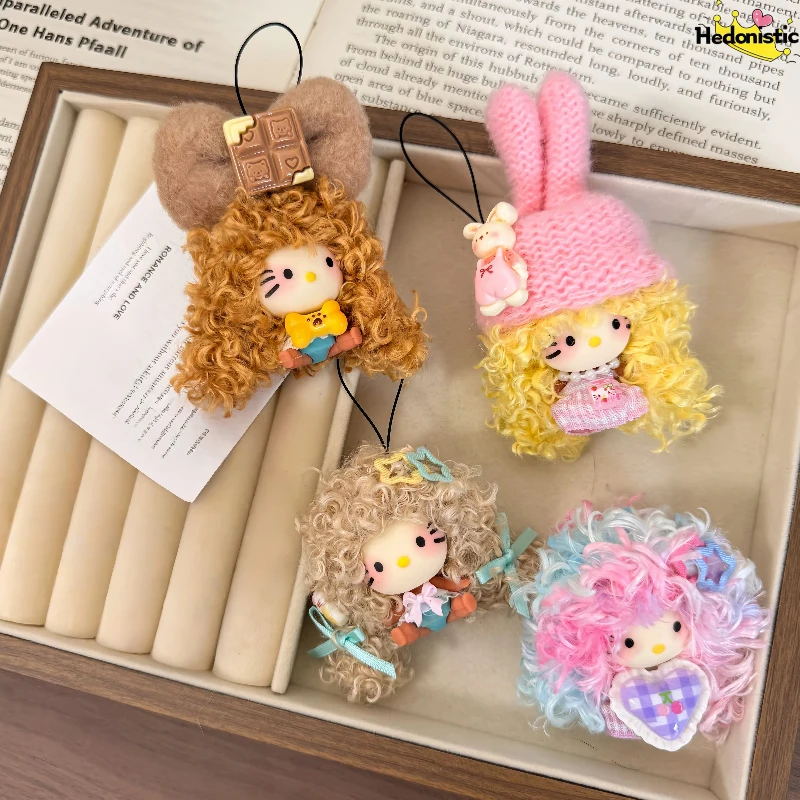 

Cute Hello Kitty Resin Keychain Retro Fun Cartoon Fluffy Curly Cat Pendant for Handbag Backpack Album Car Decoration Party Gift