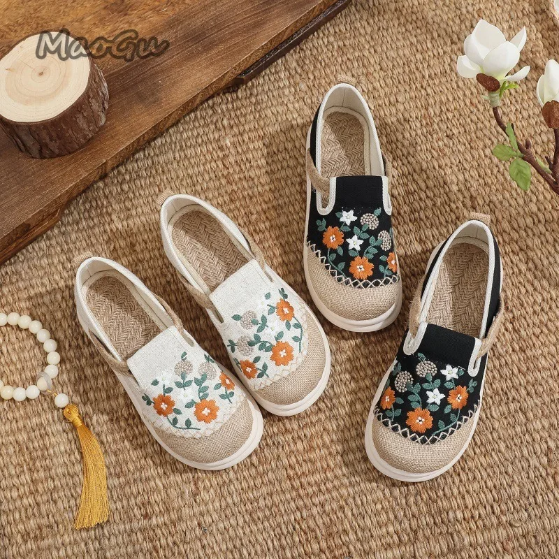 Womens Floral Embroidered Linen Platform Loafers Traditional Chinese Style Slip-On Casual Shoes Breathable Thick Sole Flat Shoes