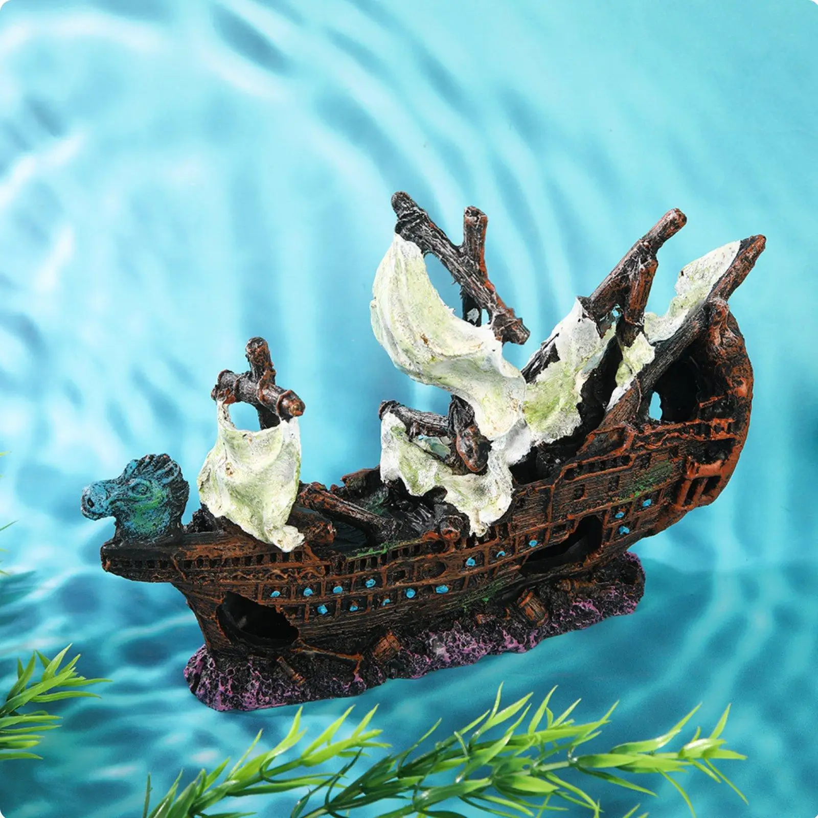 Fish Lover Aquarium Shipwreck Artificial Resin Tank Decoration Ornamental Shelter for Fish Stuff Aquarium