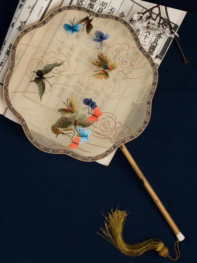 

Double-Sided Embroidered Suzhou Fan Handmade Style Xiangfei Bamboo round Court Fan Silk Material Traditional Chinese Art