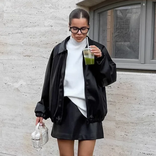 سترة جلدية نسائية شتوية فضفاضة لراكبي الدراجات النارية بأكمام طويلة وطية صدر السترة ملابس خارجية عصرية