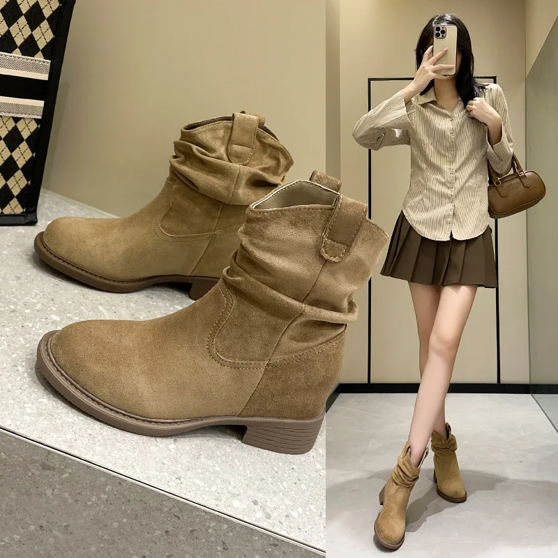 

Autumn and Winter Pleated Women's Casual Leather Boots Outdoor Anti Slip Women's Snow Boots
