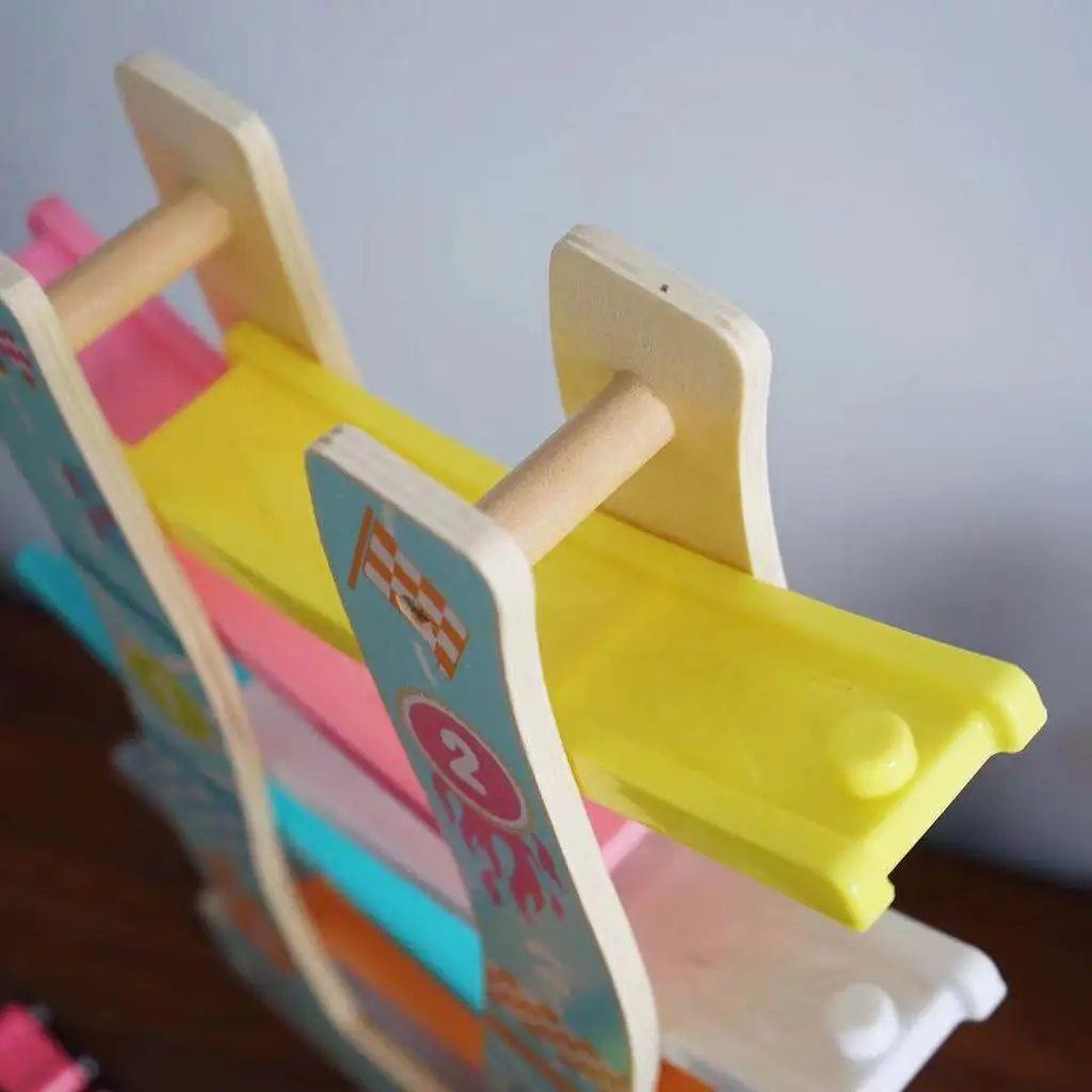 Pembalap Jalan Mobil Trek Balap 4 Lapis Kayu dengan 4 Mobil Mini, Hadiah Mainan Perkembangan Dini Balita Anak-anak