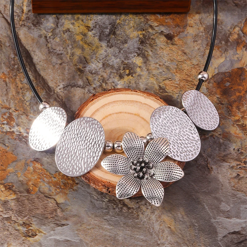Ethnische Blumen-Halskette aus Legierung für Frauen, Choker-Halskette, Mädchen-Party-Festival-Schmuck-Dekoration – Detail 5