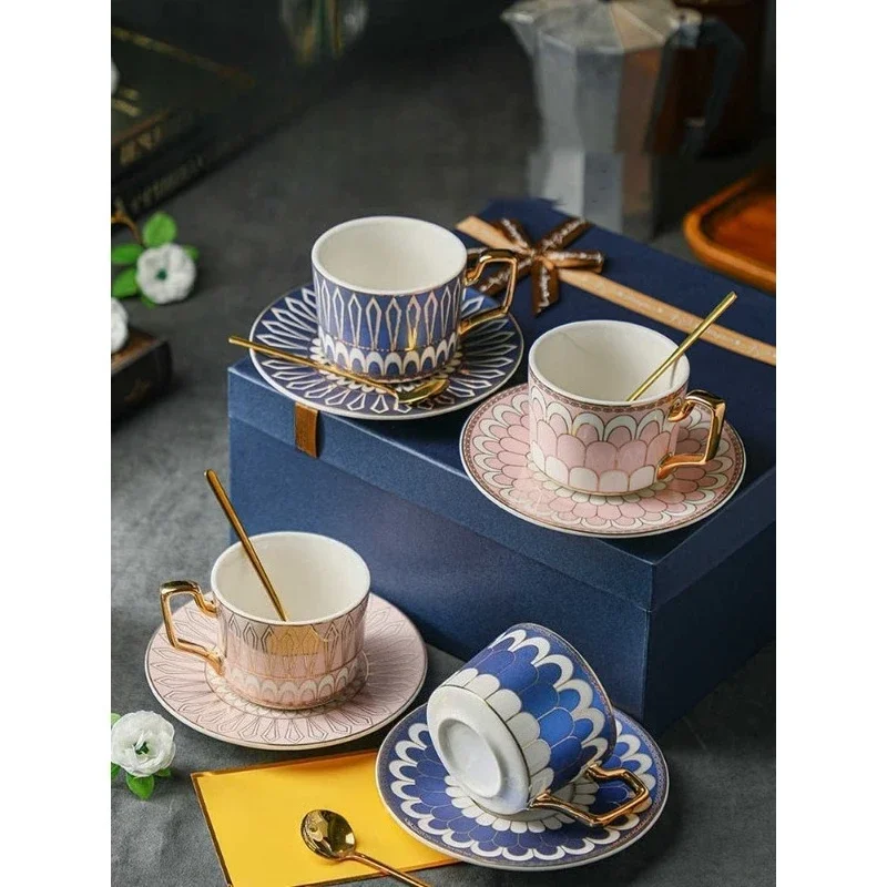 

Ceramic coffee cup and saucer set, European niche geometric latte flower cup.