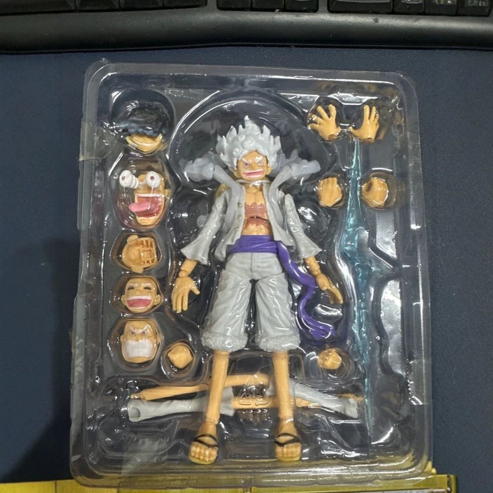 

Коллекционная фигурка One Piece Monkey D. Луффи Gear 5 Sun God Nika, аниме-модель из ПВХ с подвижными суставами, со сменными деталями, подарок
