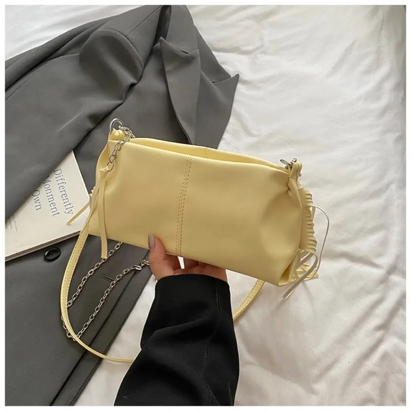 

Minimalist Chic Leather Diaper Bag Women's Large Capacity Designer Tote Luxury Vintage Elegant Commuter Shoulder Bag