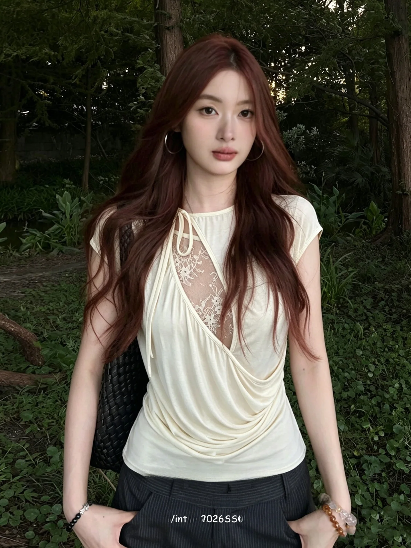 

Korean Style Pleated Short Sleeve T-Shirt Women's Summer Hollow out Lace Tee Waist Cinching Slimming Sexy Top Design Sense