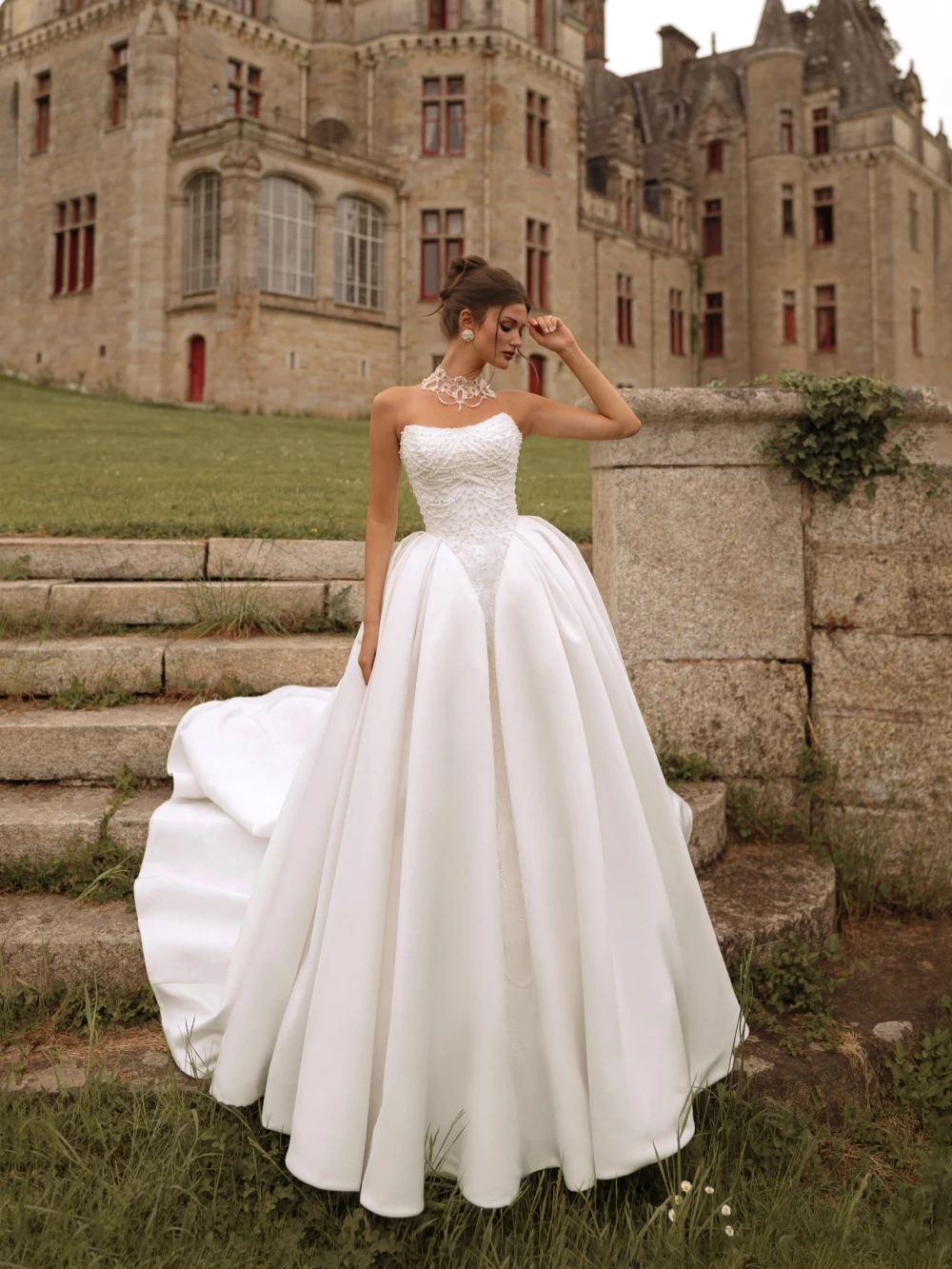 Nuevo vestido de novia largo de satén con perlas brillantes, vestido de novia elegante sin tirantes, vestidos sin mangas personalizados para novia