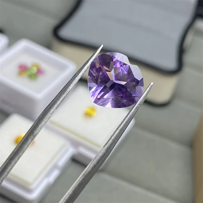 1 hartvormige 11 * 12 mm natuurlijke Amethist-edelsteen, met een gewicht van 4,45 karaat, kan worden gebruikt als hanger
