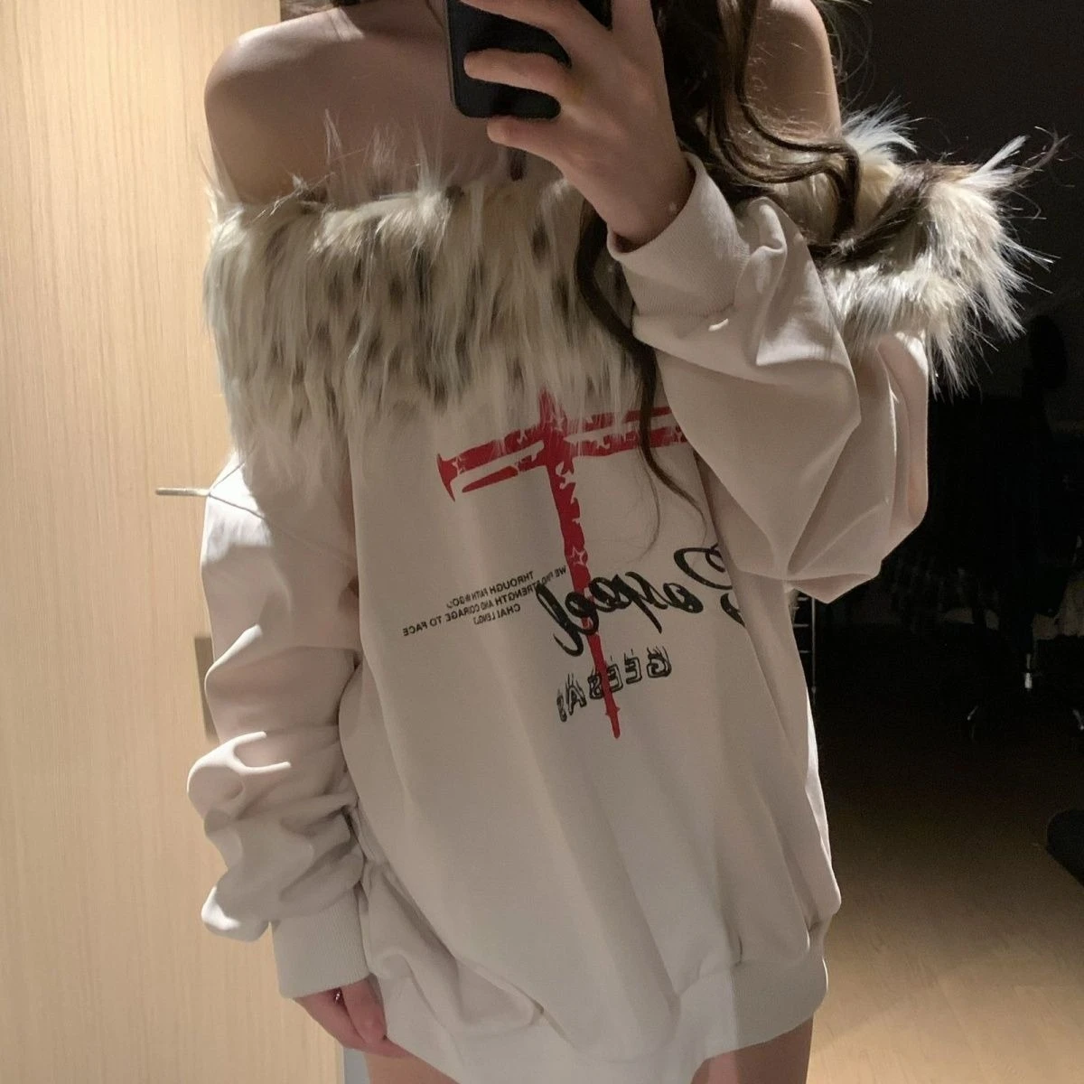 بلوزات الأمريكية الرجعية طويلة الأكمام فو الفراء مائل الرقبة تيز ثقافة فرعية Harajuku مثير نمط الخريف الجمالية النساء الملابس