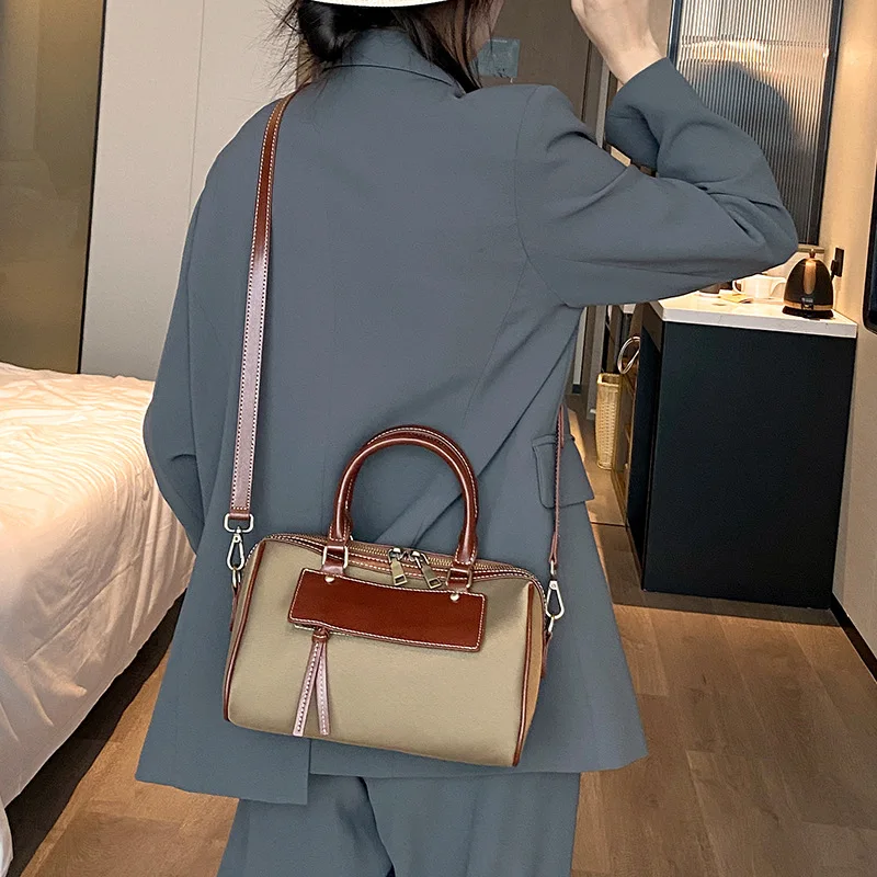 Sac à bandoulière en cuir de grande capacité pour dames, fourre-tout en nylon léger, sac à oreiller commpiedmont, sac à bandoulière unique initié, sac de luxe design, 2025