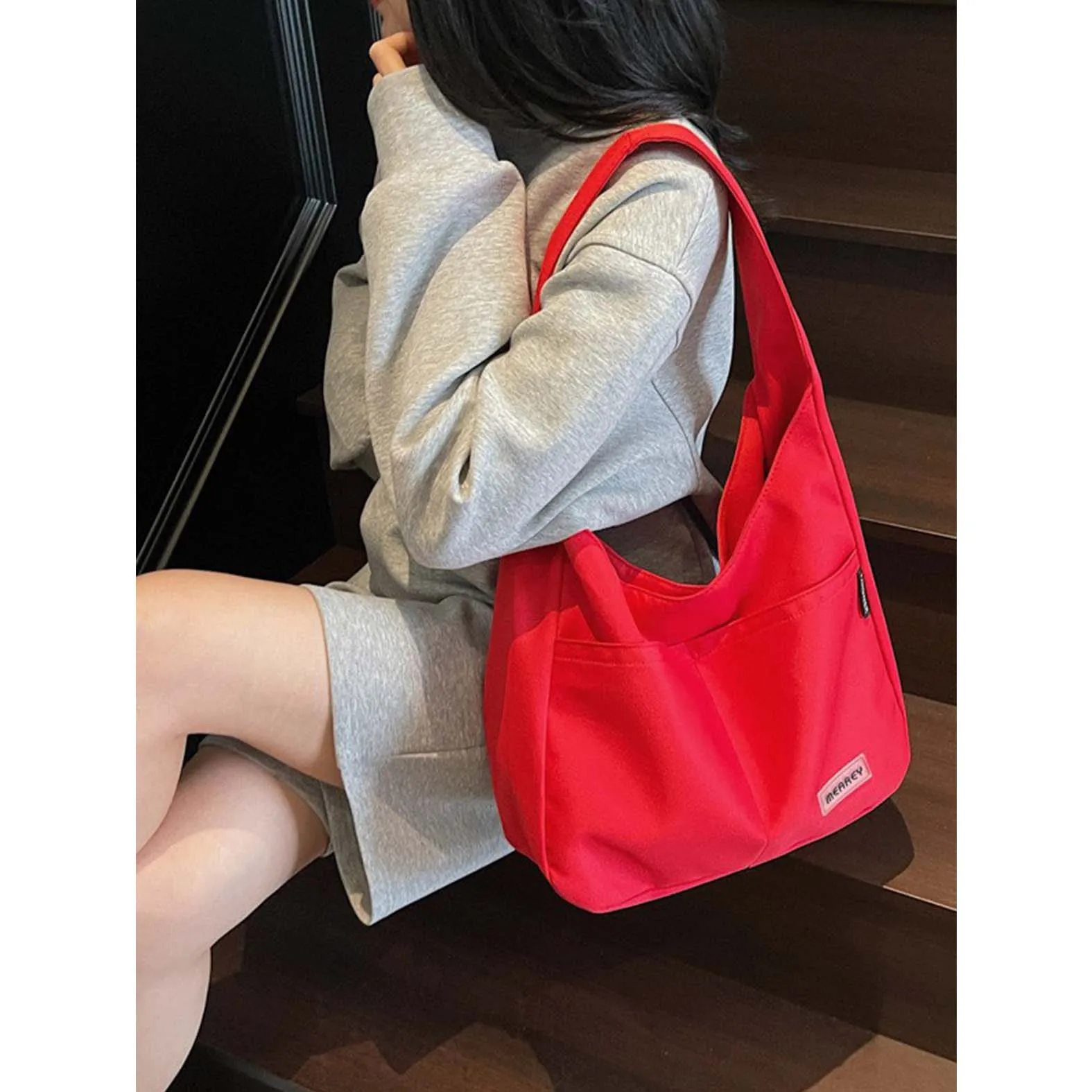 

Summer Large Capacity Premium Commuter Tote Bag for Women 2025 New Ankela Red Artistic Canvas Underarm Bag