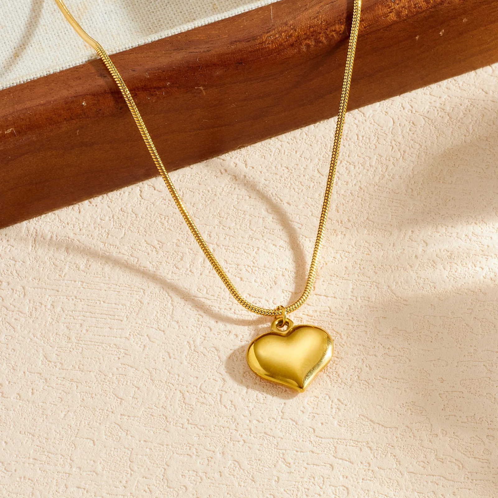 Stainless Steel Gold Plated Heart Pendant Necklace Women Vintage Rope Chain Charm Necklace Minimalist Jewelry Gift