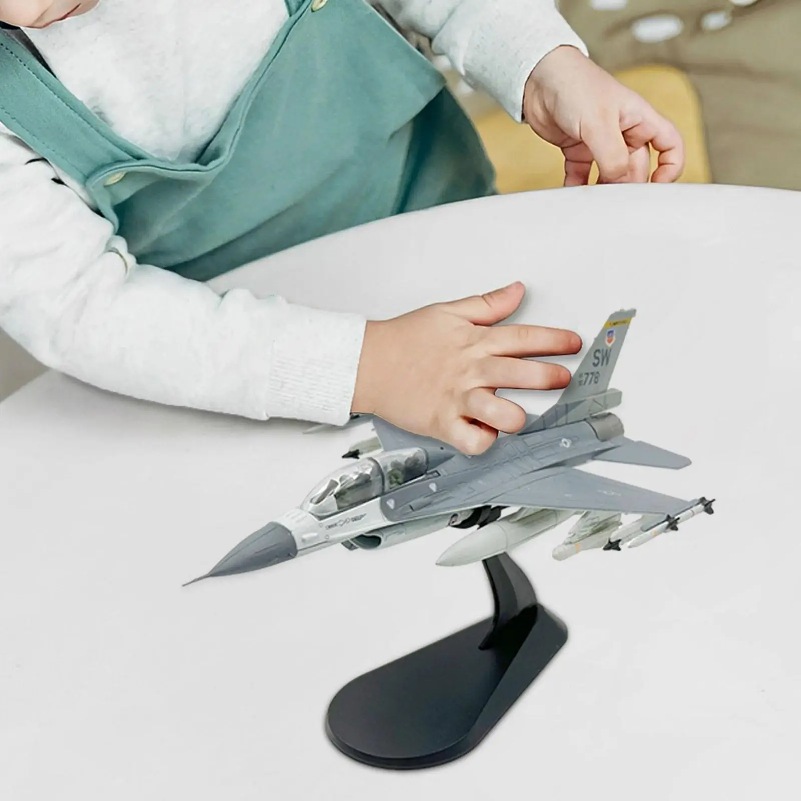 

1:72 Fighter Jet Model Gift Metal Aircraft Model for Shelf Cabinet Displays