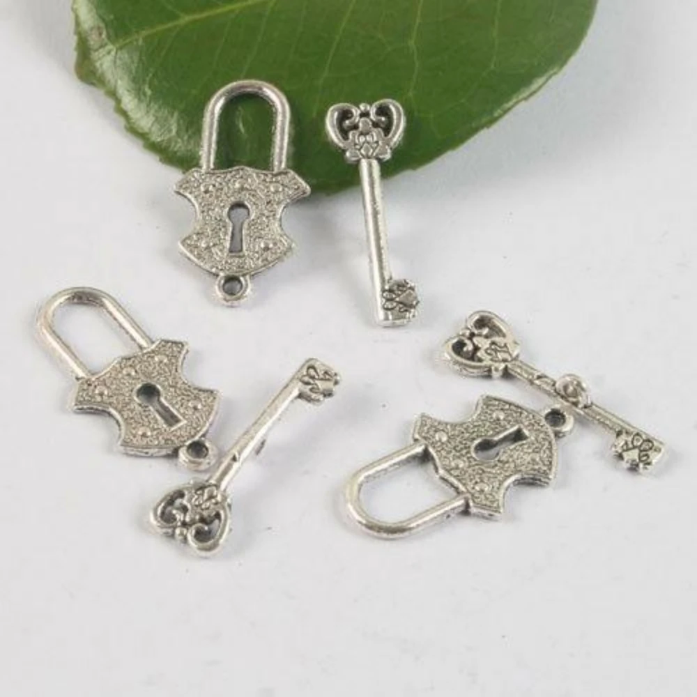 

20SETS TIBETAN SILVER LOCK AND KEY STYLE TOGGLE CLASP H0606