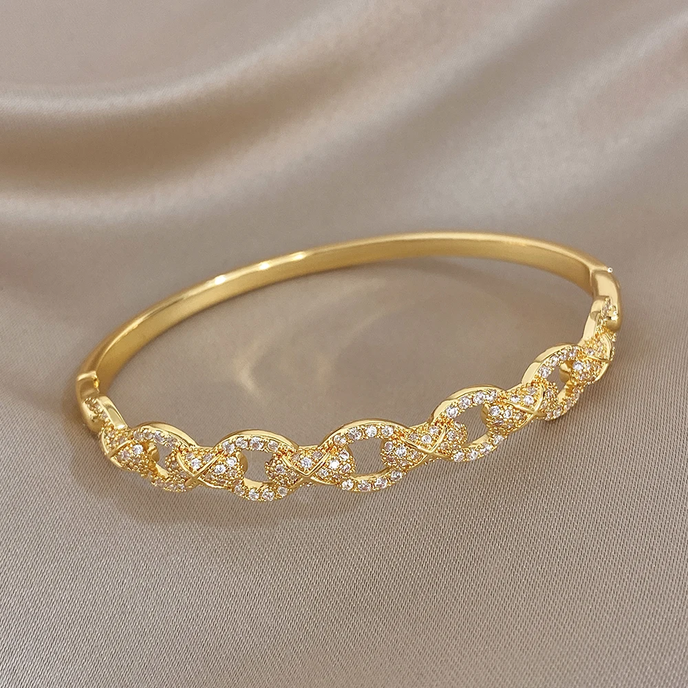 

Personalized Chain Design Rhinestone Inlaid Copper Bangle for Women Sparkling Gold Plated Spring Bracelet Exquisite Jewelry Gift