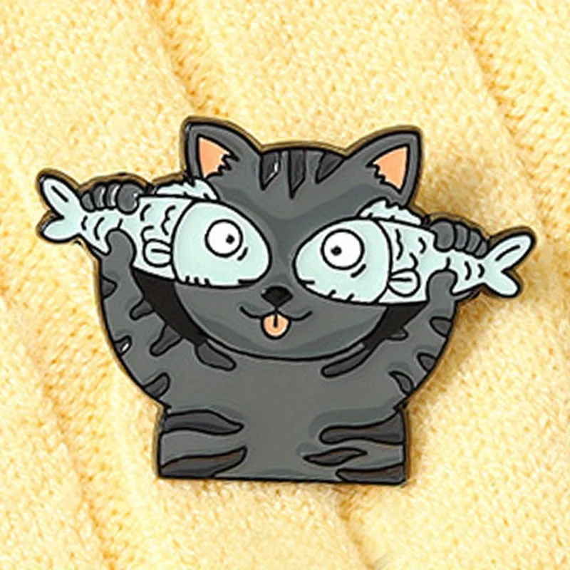 En los ojos de un gato solo hay peces broche divertido Pin lindo gato botón Collar alfileres insignia