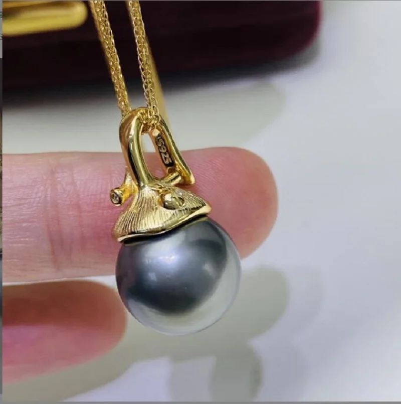 

Gorgeous 10-11mm South Sea Perfect Round Black Pearl Pendant 925s