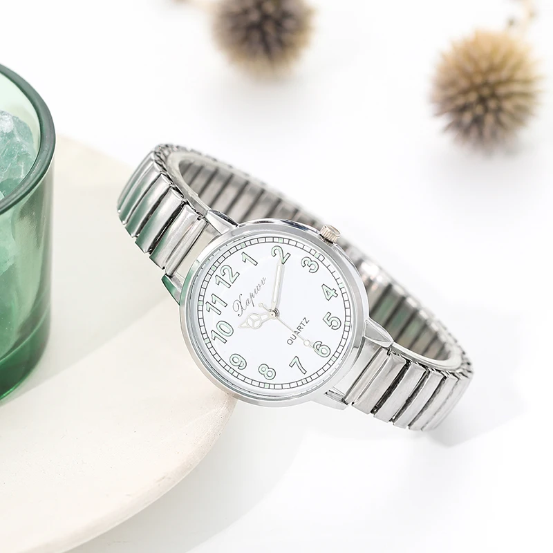 ساعة نسائية عصرية بأرقام عربية، ساعة كوارتز بشريط مطاطي، طراز عتيق، ساعة بسيطة وواضحة للأشخاص في منتصف العمر وكبار السن