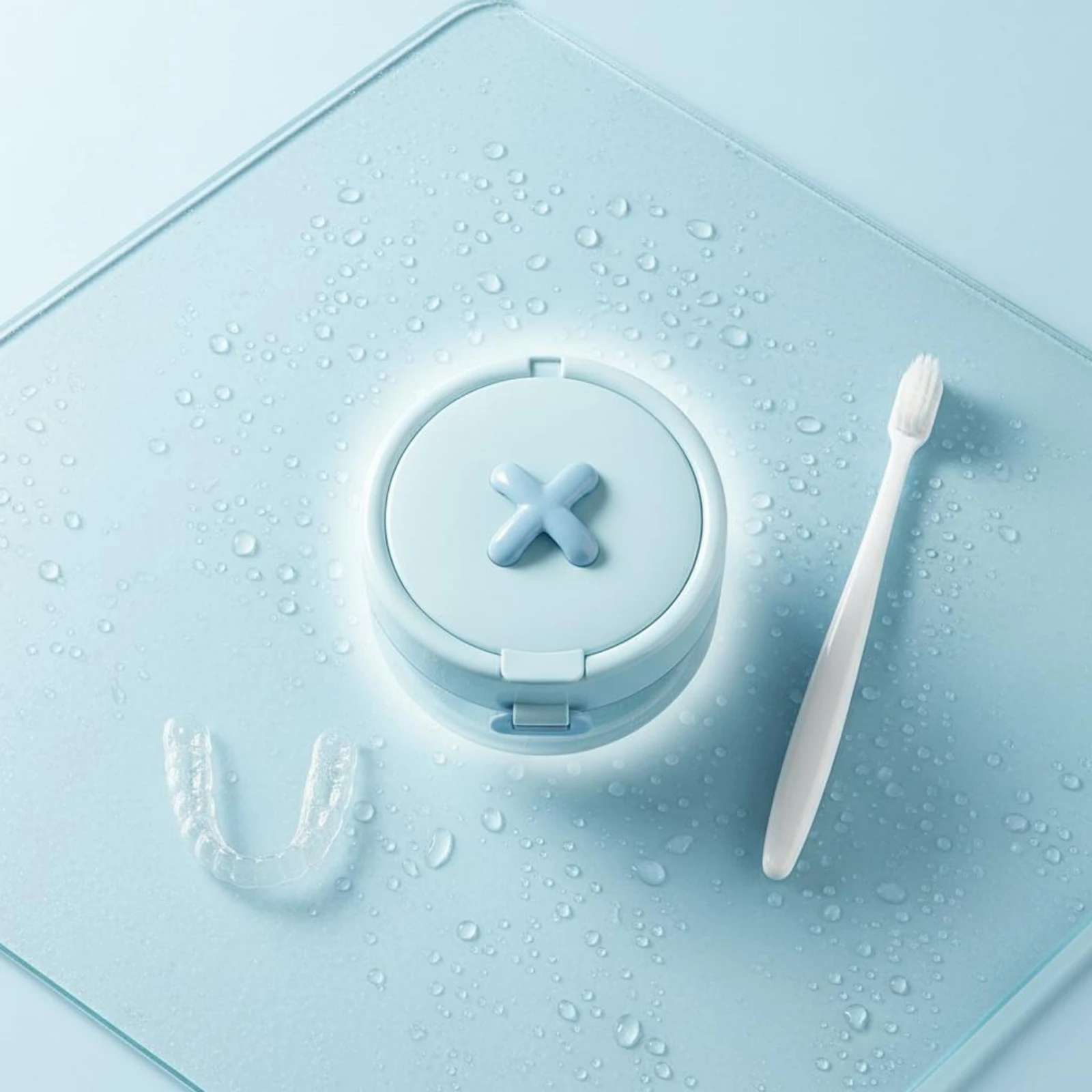 

Retainer Storage Box Drainage Design Retainer Cleaning Box Aligner Cleaner Case Portable Compact for Braces Wearers