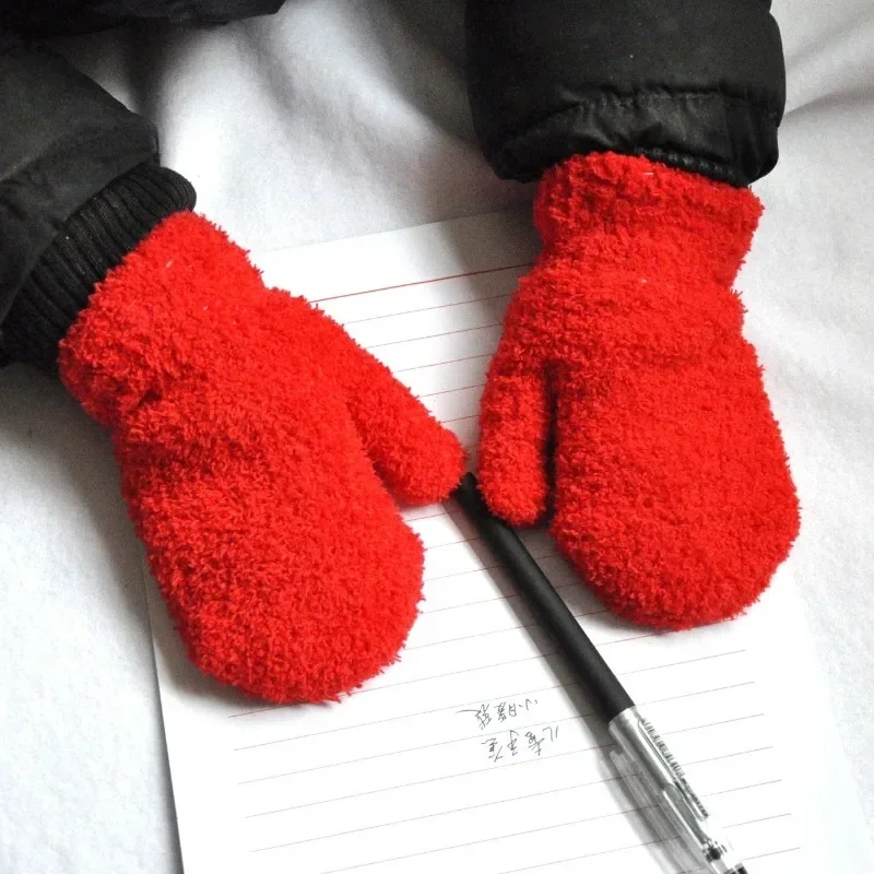 5-11 Jahre Warme Kinder-Fäustlinge für Jungen und Mädchen, schlichte, modische, einfarbige Kinderhandschuhe, Herbst-Winter, flauschige, warme Fäustlinge – Detail 4