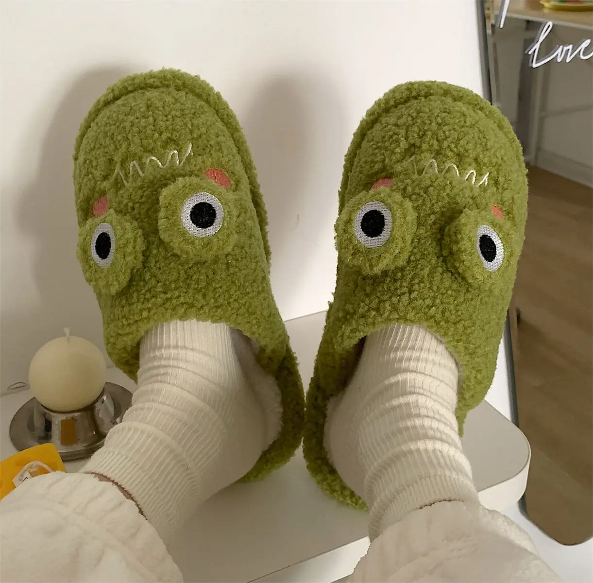 Women Faux Fur Slippers Cute Cartoon Frog Home Slipper Women Men Winter Warm Shoes Soft Plush Lovers Indoor House Floor Slides